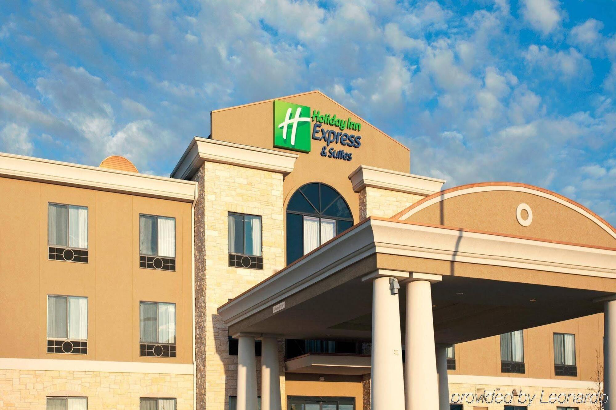 Holiday Inn Express Hotel & Suites Amarillo South, An Ihg Hotel Exterior photo